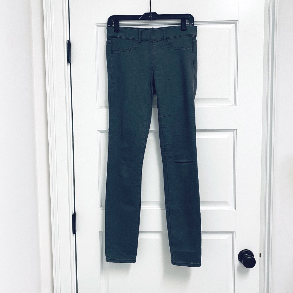 Gap 1969 Legging Jean. Size 26/2. Dark graphite.